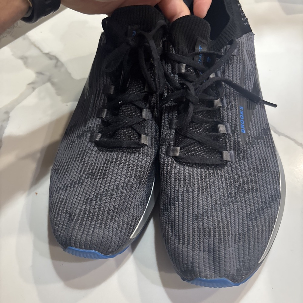 Size 15 - Brooks Ricochet 2 Black Blue - Picture 2 of 6